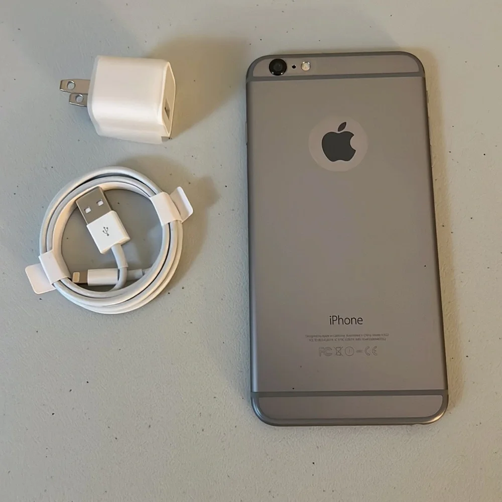 Apple IPhone 6 Plus in Space Gray
